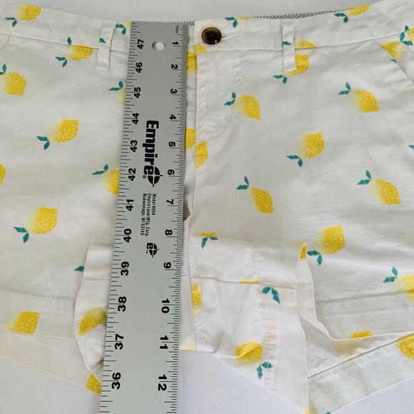 Old Navy Shorts Women 2 White Yellow Lemons Everyday Preppy Twee Vacation Bright - Picture 7 of 8